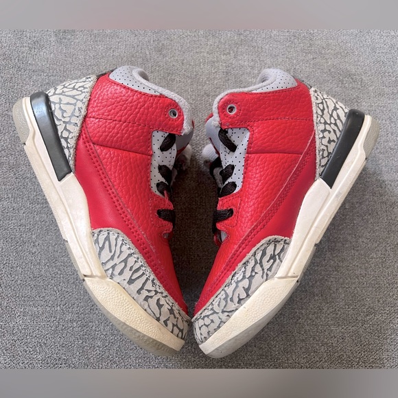 Kids Nike Air Jordan 3 Retro Red - Size 10.5C - Picture 3 of 7
